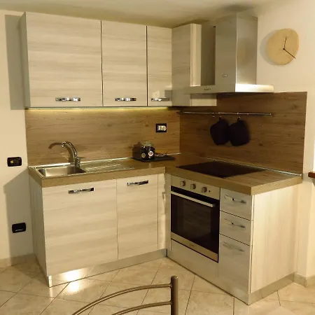 Apartamento Lo Gnomo Sotto Al Glicine Châtillon Exterior foto