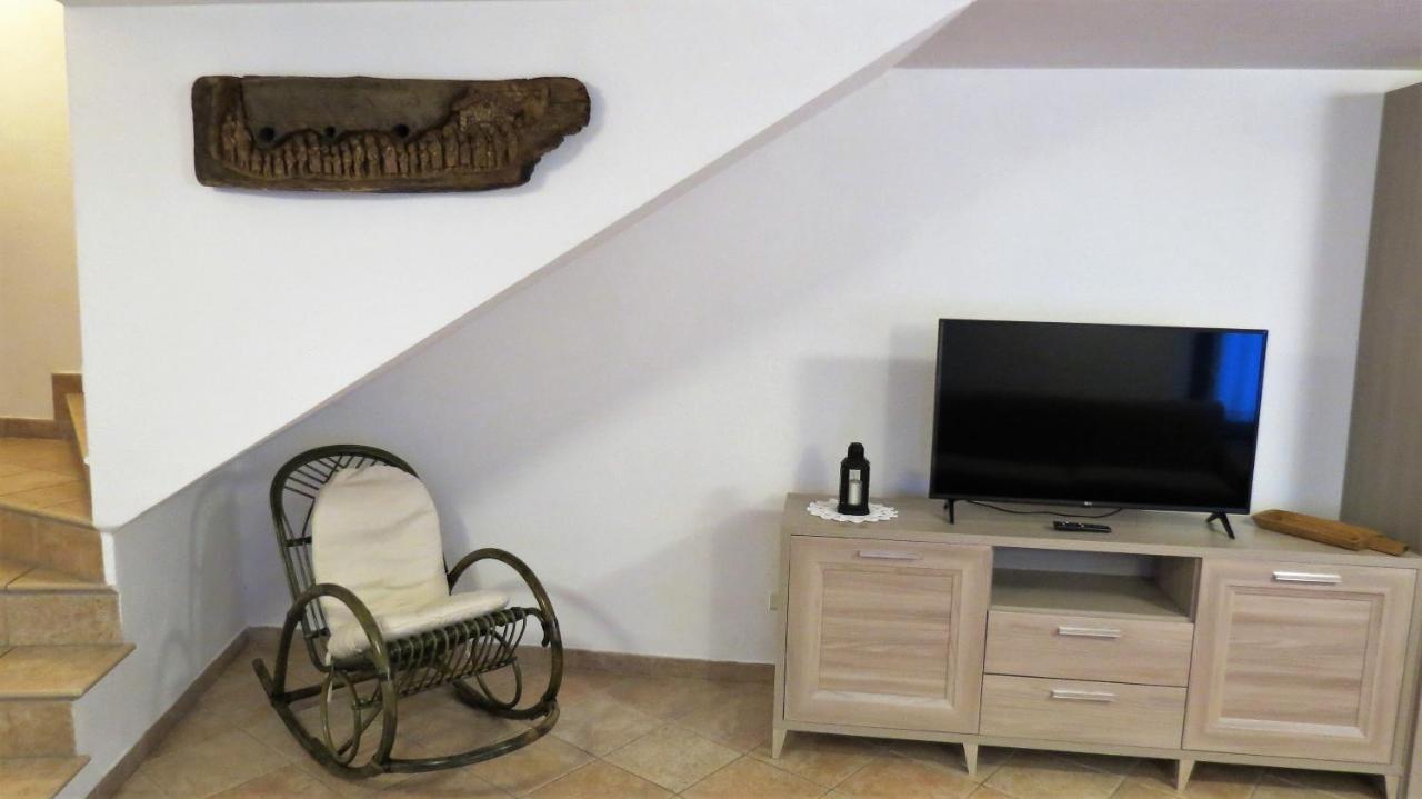 Apartment Lo Gnomo Sotto Al Glicine Chatillon